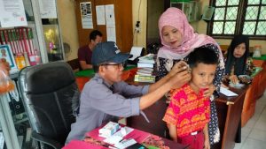 Senang Rasanya, Muhammad Aditiar Siswa SD 100/IX Jambi Tulo Akhirnya Dapatkan Bantuan Berupa Alat Bantu Pendengaran