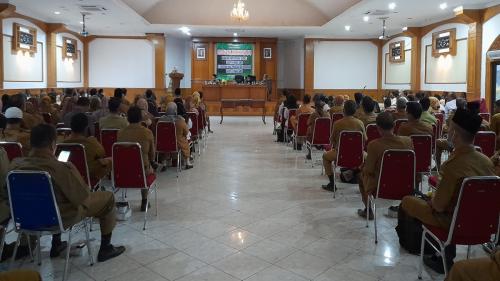 Suasana Penyaluran Bantuan Biaya Pendidikan (4)