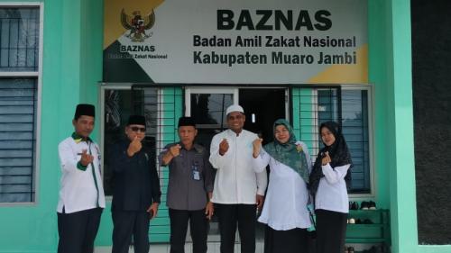 Foto-Bersama-Tim-Monev-Kanwil-Provinsi-Jambi-di-Kantor-Baznas-Muaro-Jambi