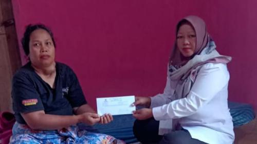 (18/01/2023) - Penyaluran Bantuan Biaya Pengobatan Ibu Huzaimah Asal Setiris Penderita Kanker