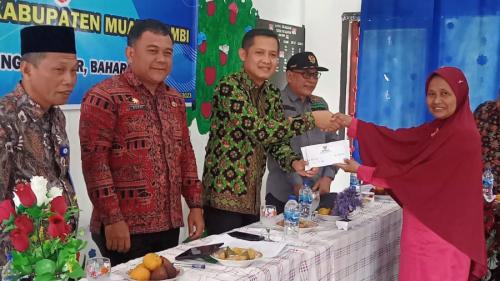 Sosialisasi-Bimbingan-Zakat-Serta-Serah-Terima-Bantuan-Biaya-Pendidikan-di-Bahar-05