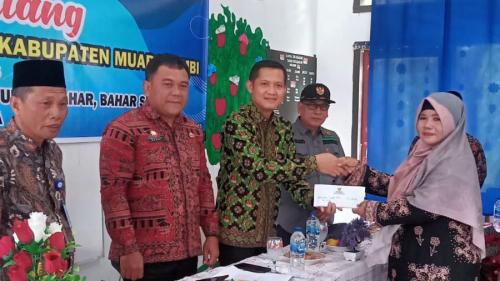 Sosialisasi-Bimbingan-Zakat-Serta-Serah-Terima-Bantuan-Biaya-Pendidikan-di-Bahar-06