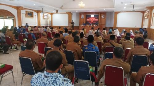 Suasana-Acara-Serah-Terima-Bantuan-di-Ruang-Pola-Nang-Inang